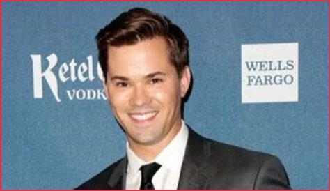Andrew Rannells Height, Weight, Body Measurements, Shoe Size